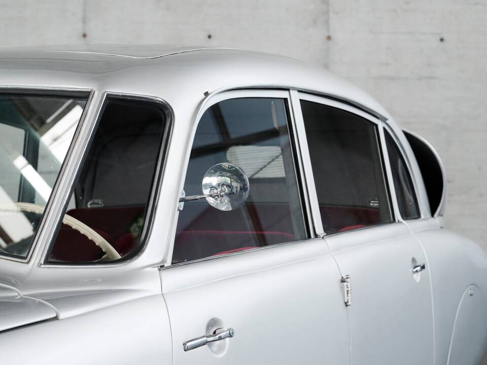 Image 5/50 of Tatra T 87 (1949)