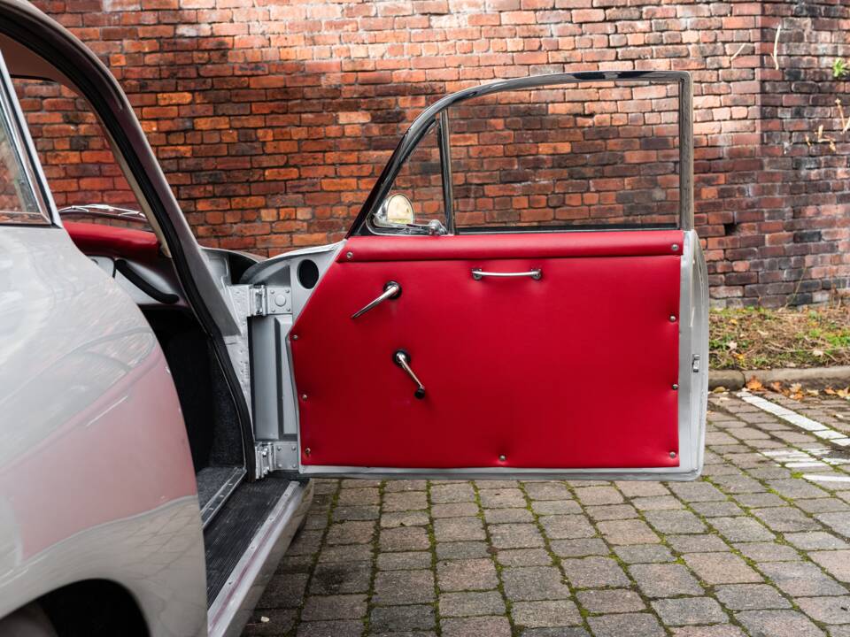 Image 39/48 of Porsche 356 C 1600 (1964)