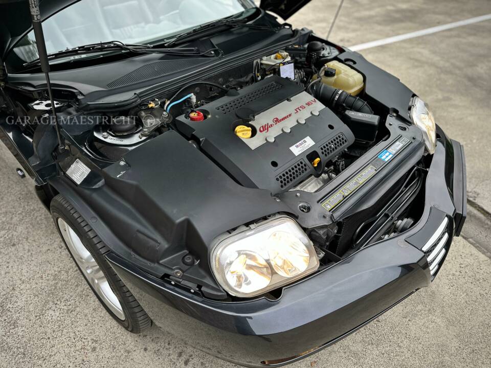 Image 33/59 of Alfa Romeo Spider 2.0 JTS (2003)