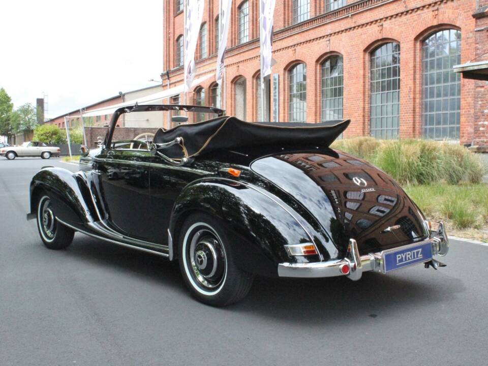 Bild 21/22 von Mercedes-Benz 220 Cabriolet A (1953)