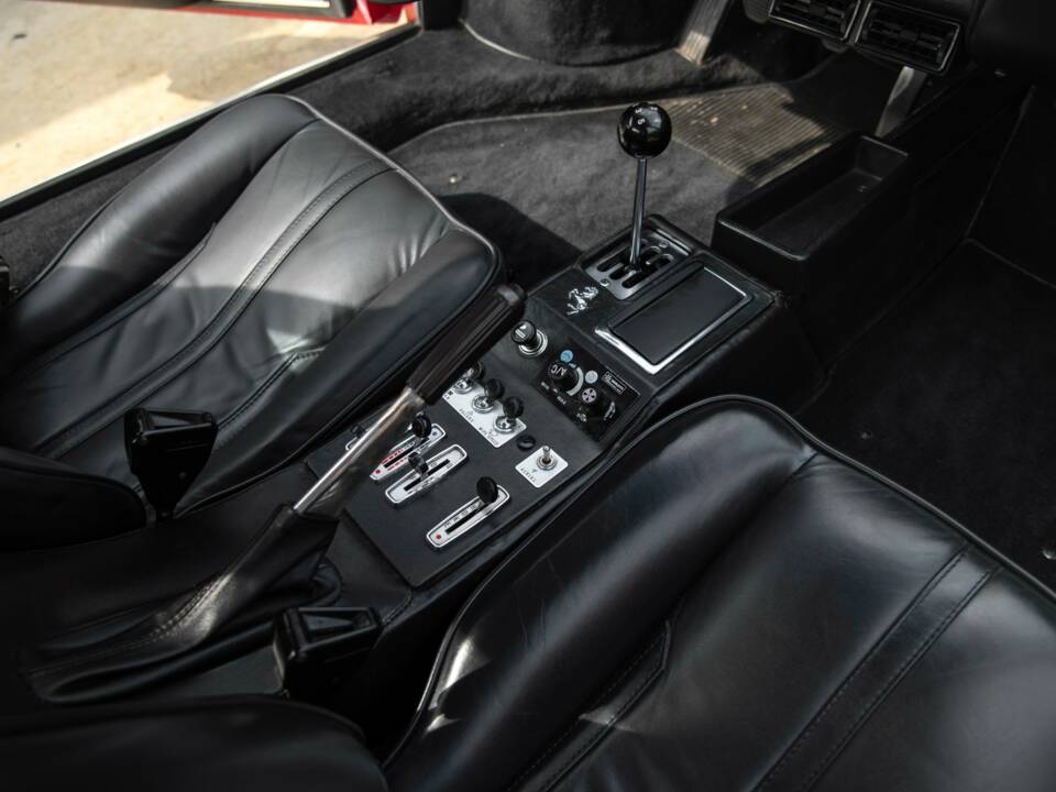 Image 30/42 of Ferrari 308 GTB (1976)