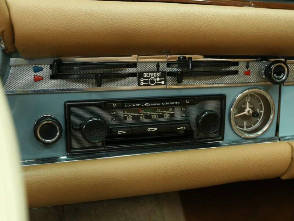 Bild 21/50 von Mercedes-Benz 280 SL (1971)