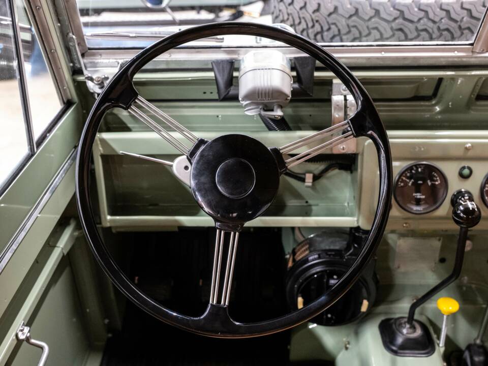 Immagine 18/48 di Land Rover 88 (1963)