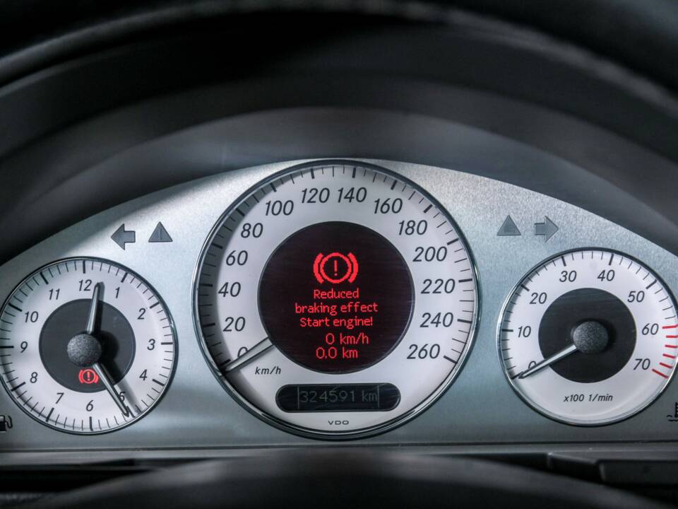 Bild 35/50 von Mercedes-Benz E 200 Kompressor T (2003)