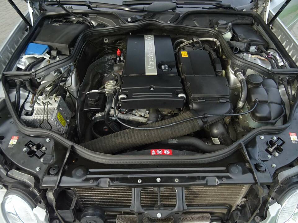 Image 9/25 of Mercedes-Benz E 200 Kompressor T (2004)