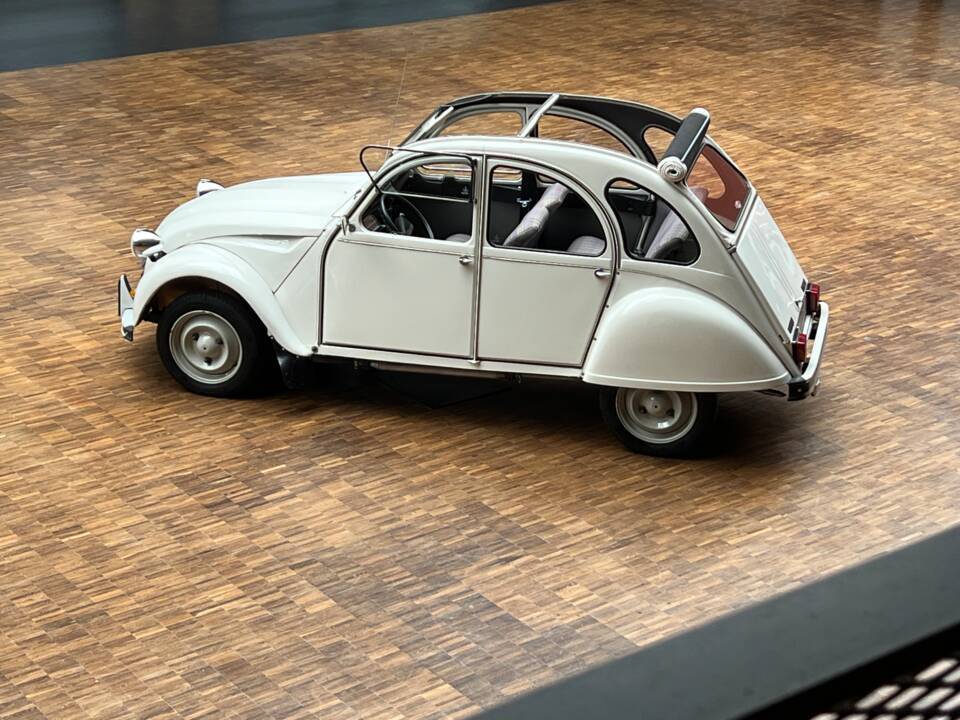 Bild 18/39 von Citroën 2 CV 6 Club (1988)