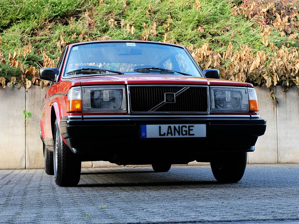 Image 4/75 de Volvo 240 (1986)