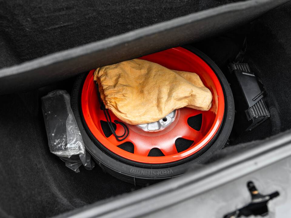 Image 21/63 of Porsche 911 Carrera 4S (2004)