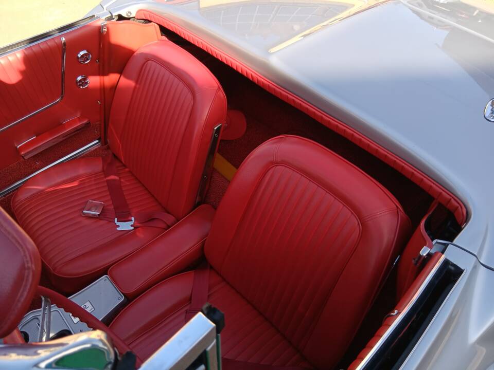 Image 32/35 of Chevrolet Corvette Sting Ray (1963)