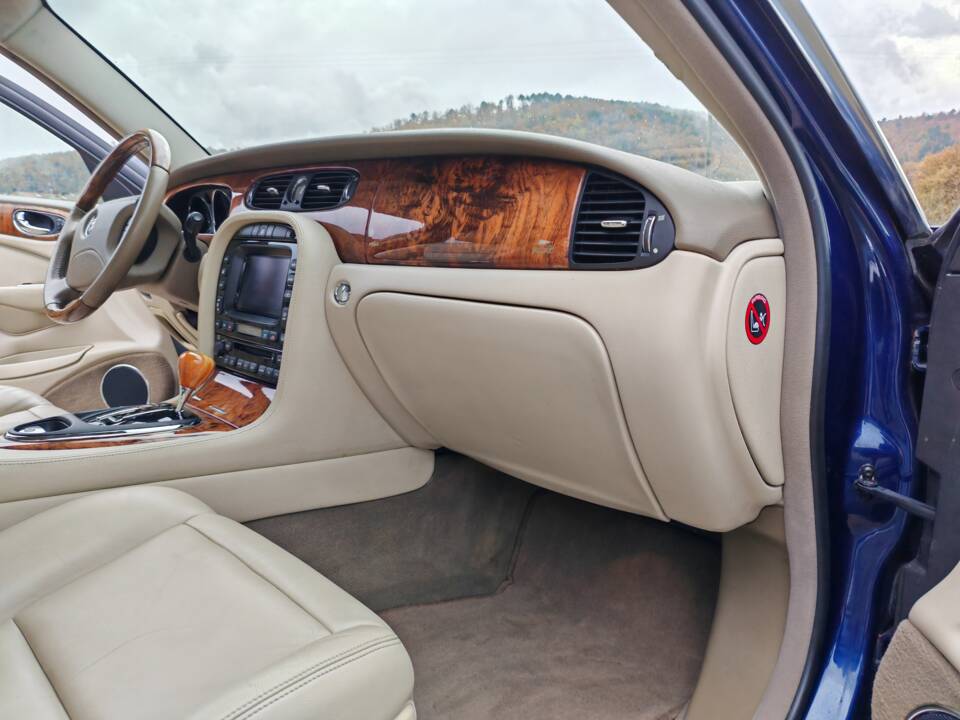 Bild 30/50 von Jaguar XJ 8 3.5 (2003)