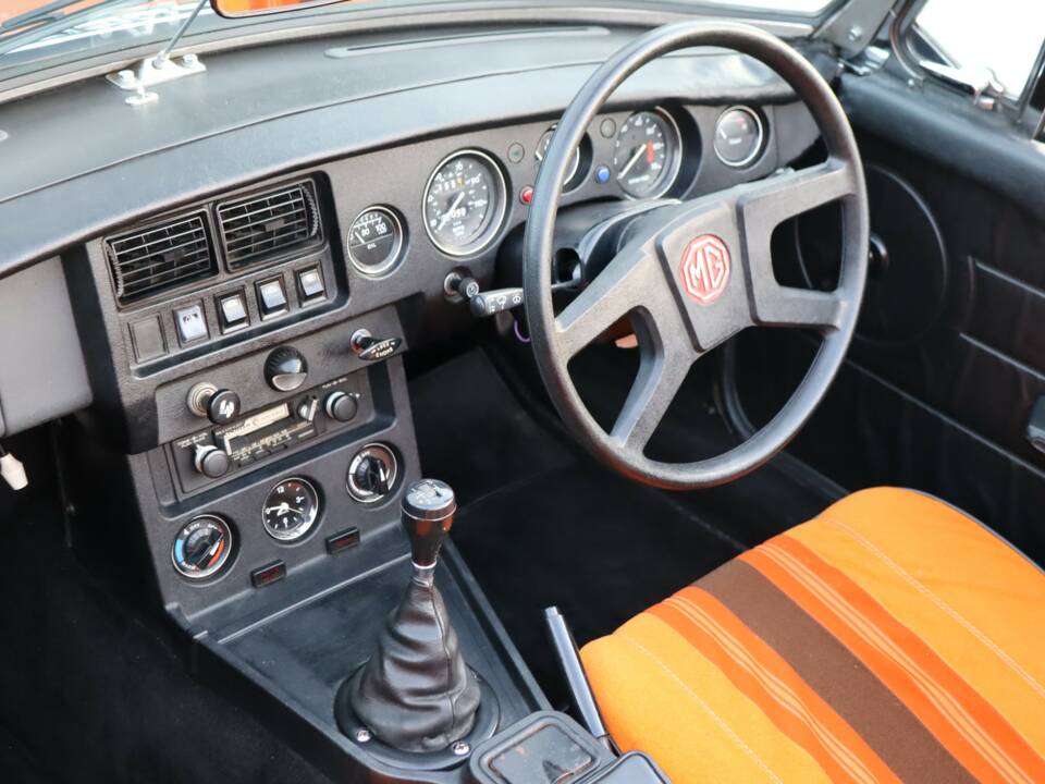 Image 35/50 of MG MGB Limited Edition (1981)