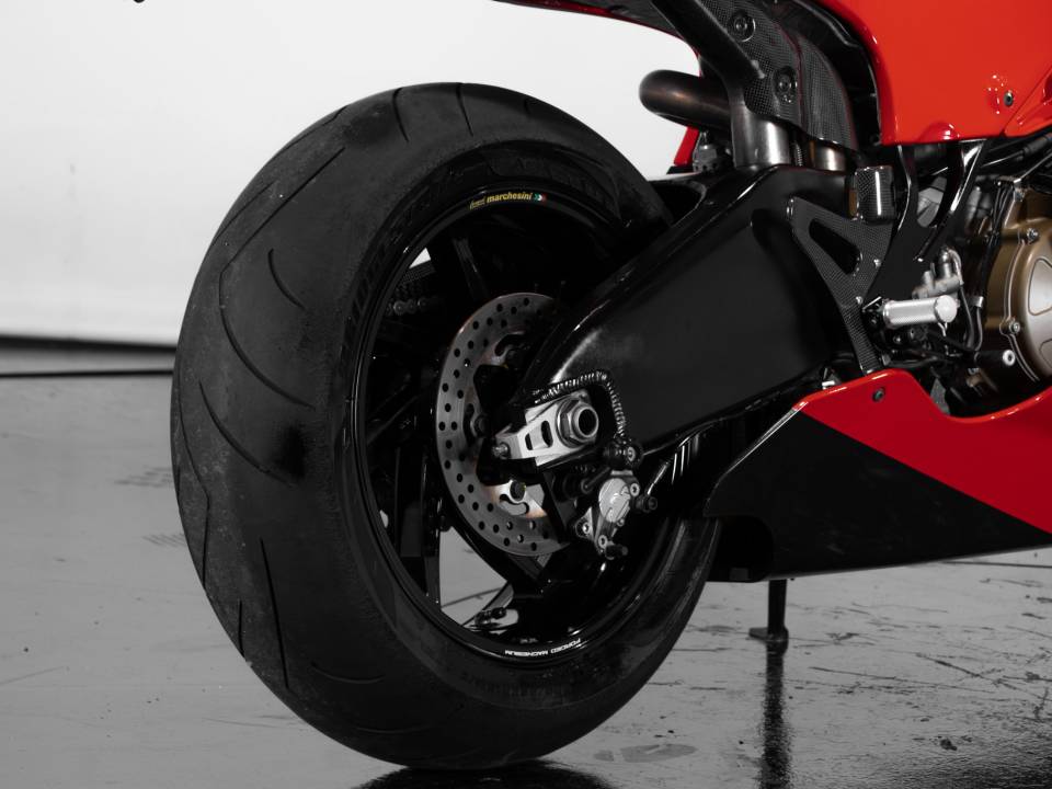 Bild 21/50 von Ducati DUMMY (2008)