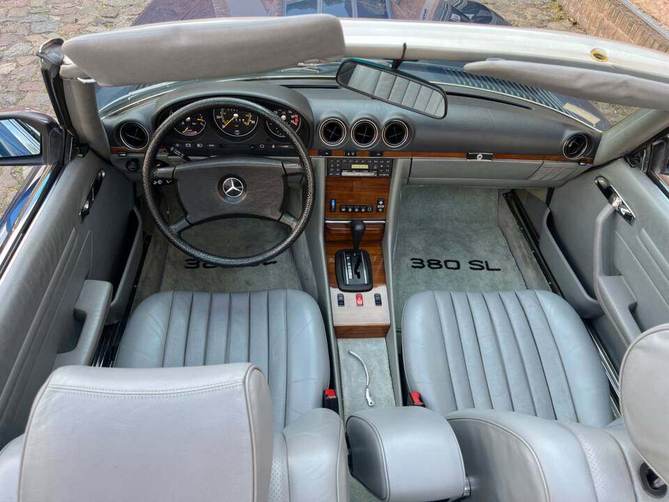 Afbeelding 115/146 van Mercedes-Benz 380 SL (1982)