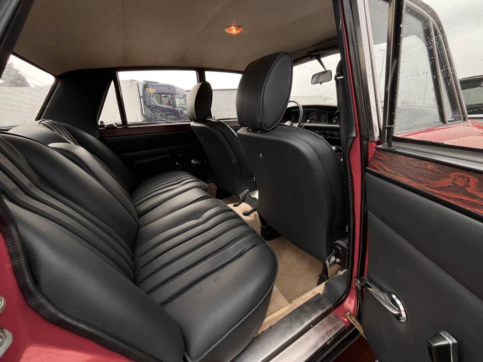 Image 43/53 de Rover 3500 S (1975)