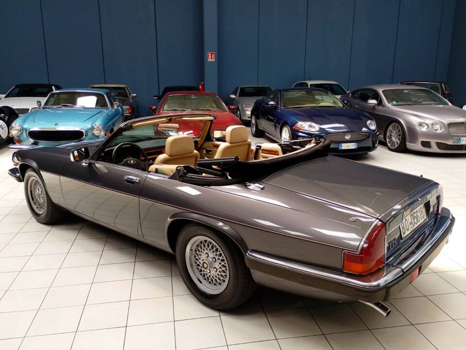 Image 15/70 of Jaguar XJ-S Convertible (1988)