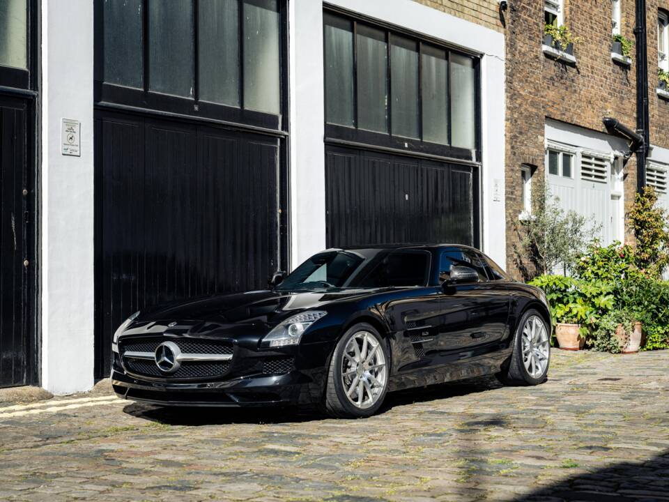 Bild 10/38 von Mercedes-Benz SLS AMG (2011)