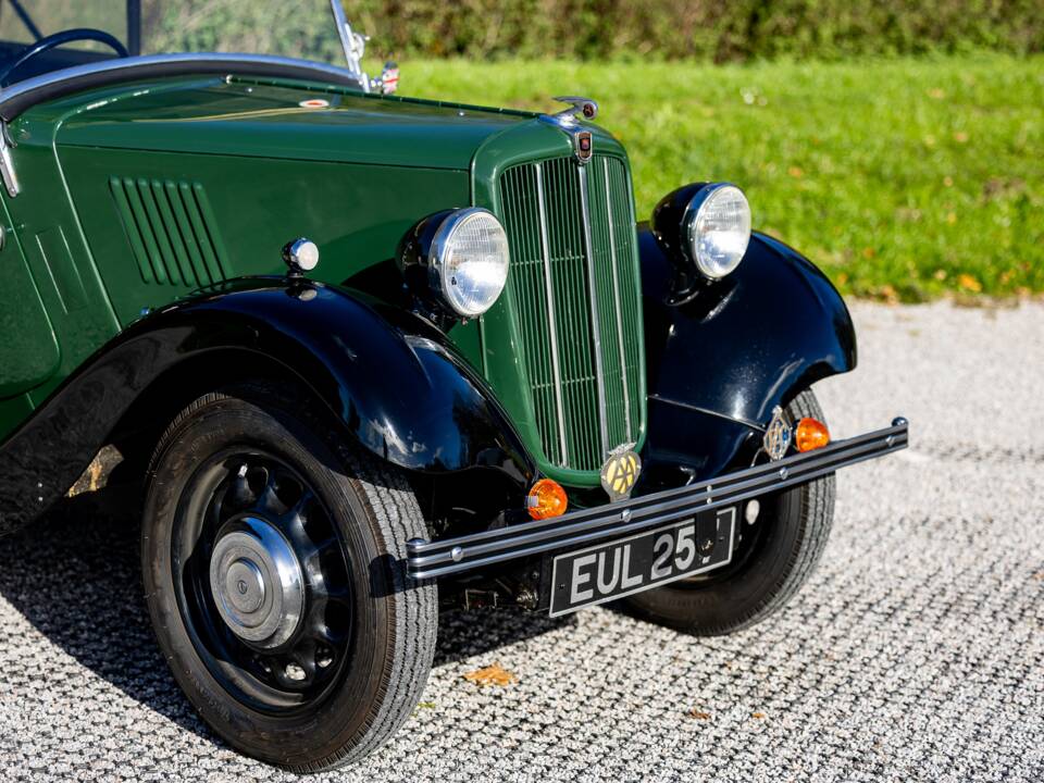 Image 25/50 of Morris Eight (1937)