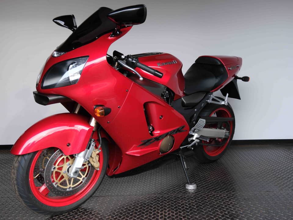 Image 76/91 of Kawasaki Ninja 1200 ZX-12R (2000)