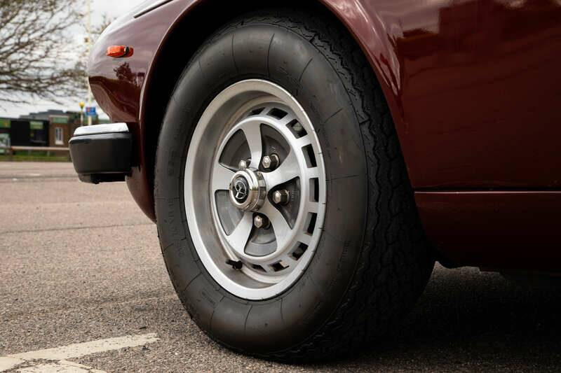 Image 45/50 of Daimler Double Six (1983)