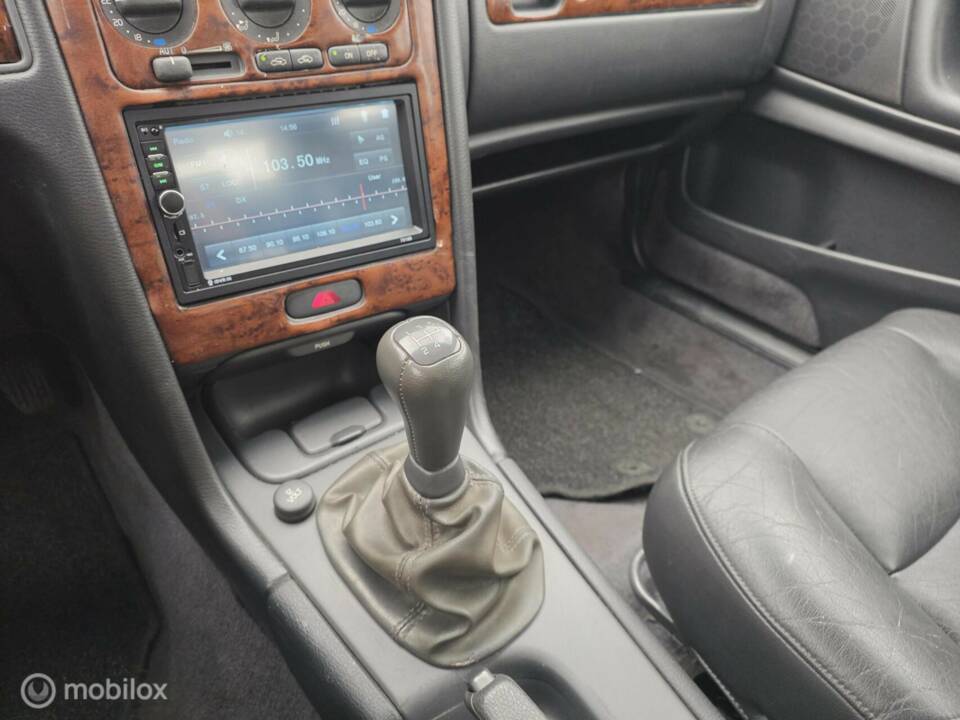 Bild 19/37 von Volvo V 70 2.5 (1997)