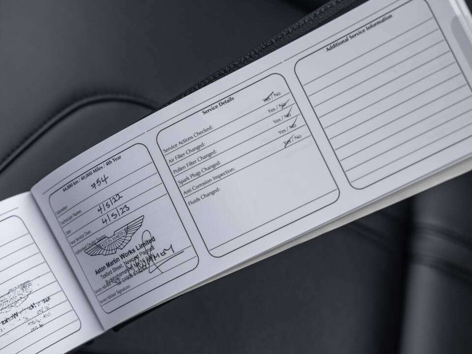 Bild 74/84 von Aston Martin V12 Vantage AMR Roadster (2018)