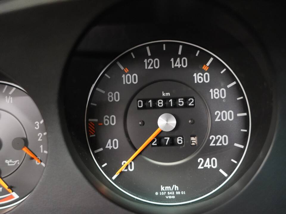 Image 2/15 of Mercedes-Benz 300 SL (1986)