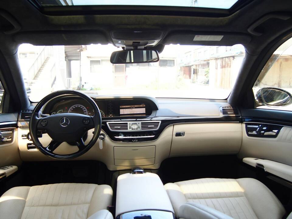 Bild 19/35 von Mercedes-Benz S 600 L (2008)