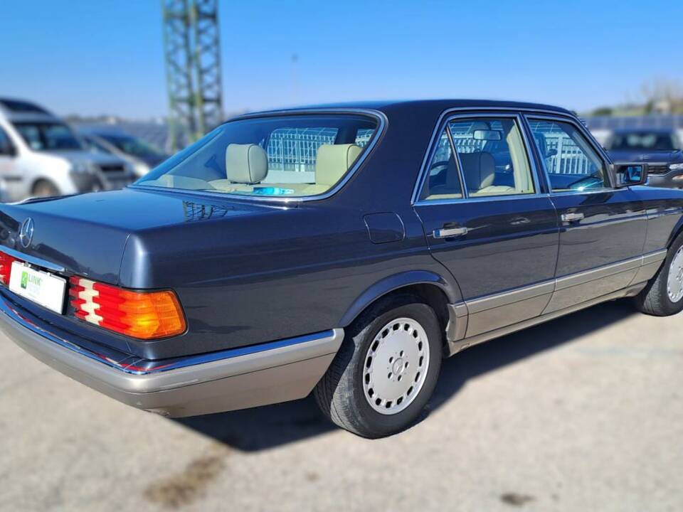 Image 3/50 of Mercedes-Benz 300 SE (1990)