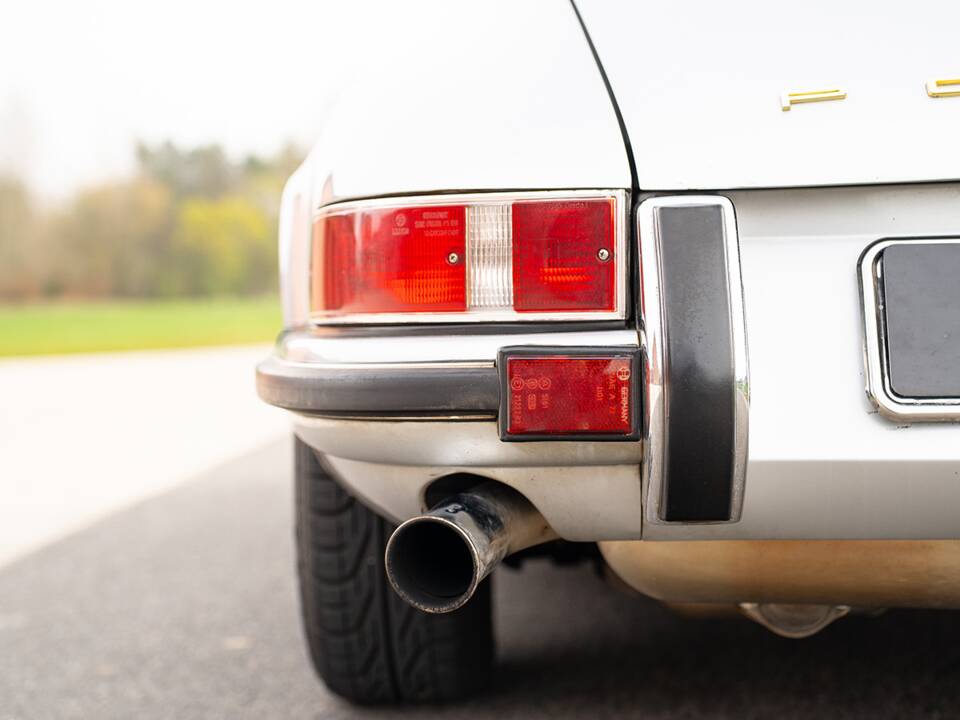 Image 16/40 of Porsche 911 2.2 S (1971)