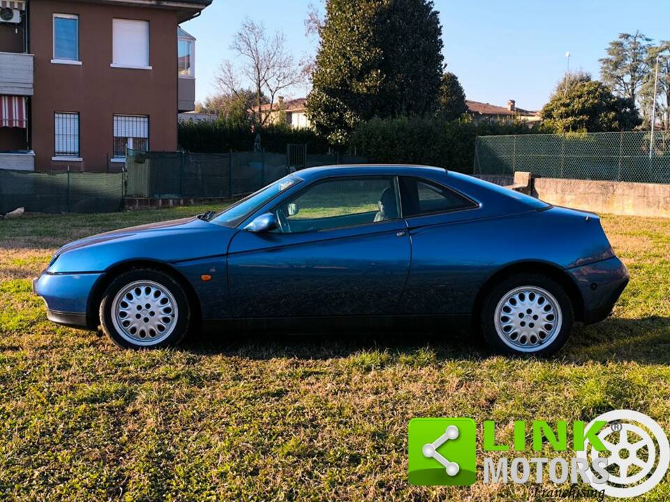 Image 4/10 of Alfa Romeo GTV 2.0 Twin Spark (1997)