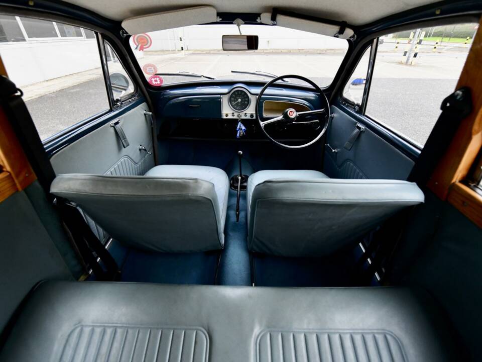 Image 45/50 of Morris Minor 1000 Traveller (1969)