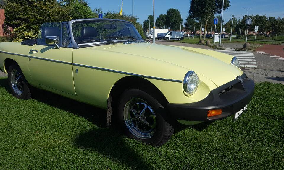 Image 3/8 of MG MGB (1976)