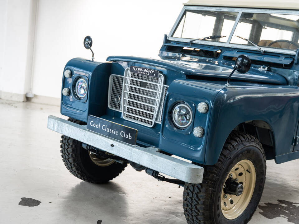 Image 26/31 of Land Rover 109 (1980)
