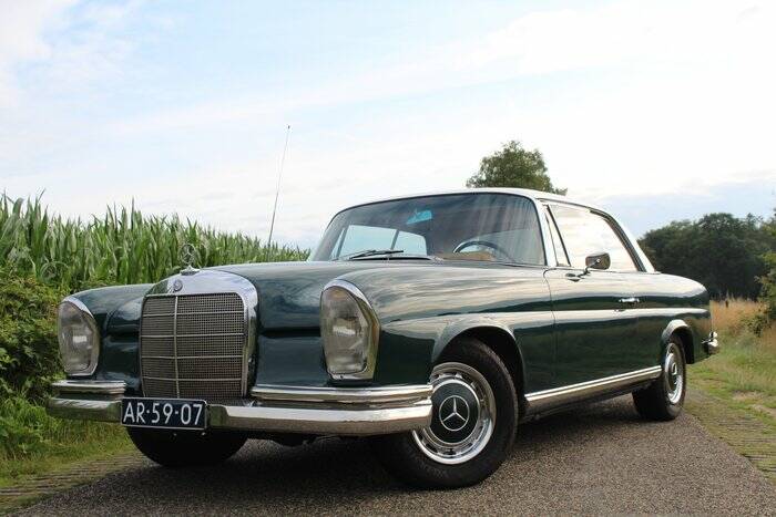 Bild 6/7 von Mercedes-Benz 220 SE b (1965)