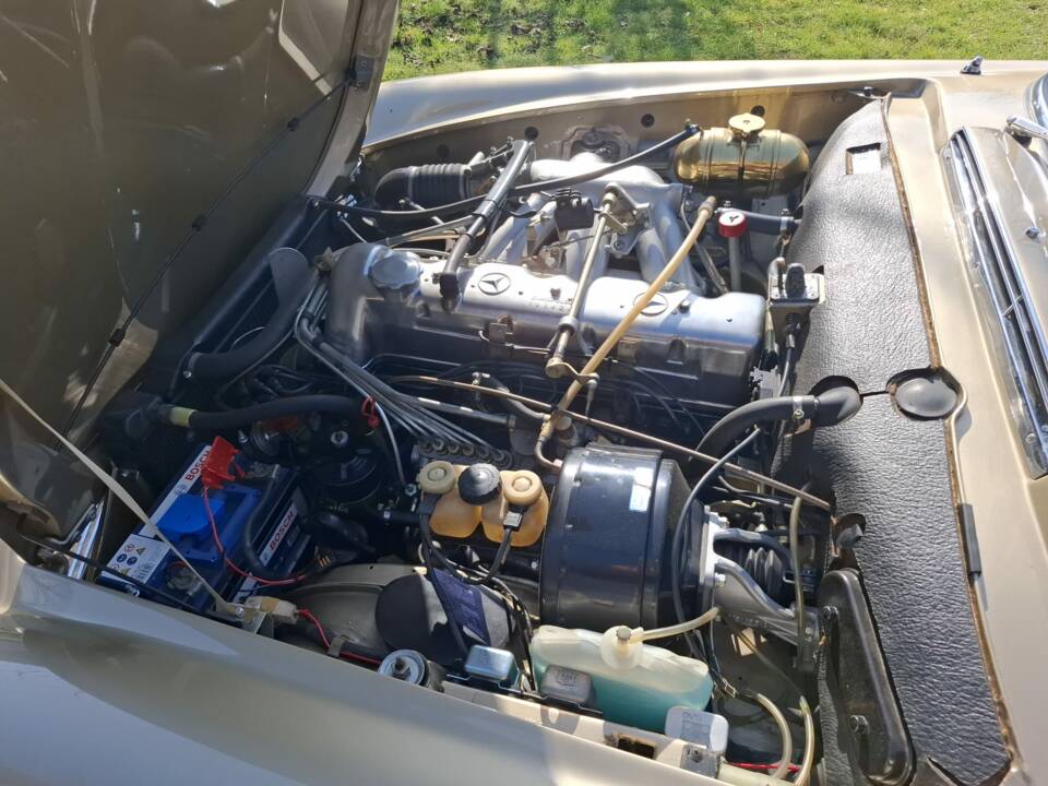 Bild 22/29 von Mercedes-Benz 280 SL (1969)