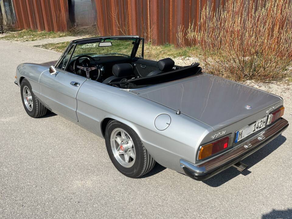 Immagine 6/88 di Alfa Romeo 1750 Spider Veloce (1971)