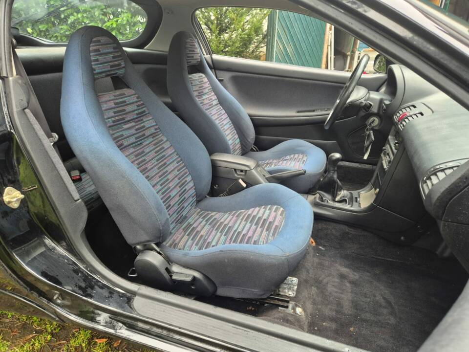 Immagine 17/33 di Mazda MX-3 1.8 (1991)