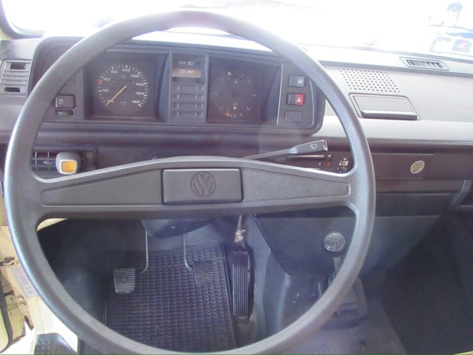 Image 8/40 of Volkswagen T3 Caravelle 2.0 (1987)