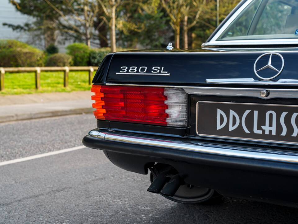 Imagen 15/28 de Mercedes-Benz 380 SL (1985)