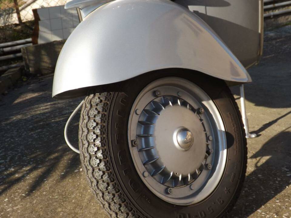 Image 12/37 of Piaggio Vespa 150 GS (1958)