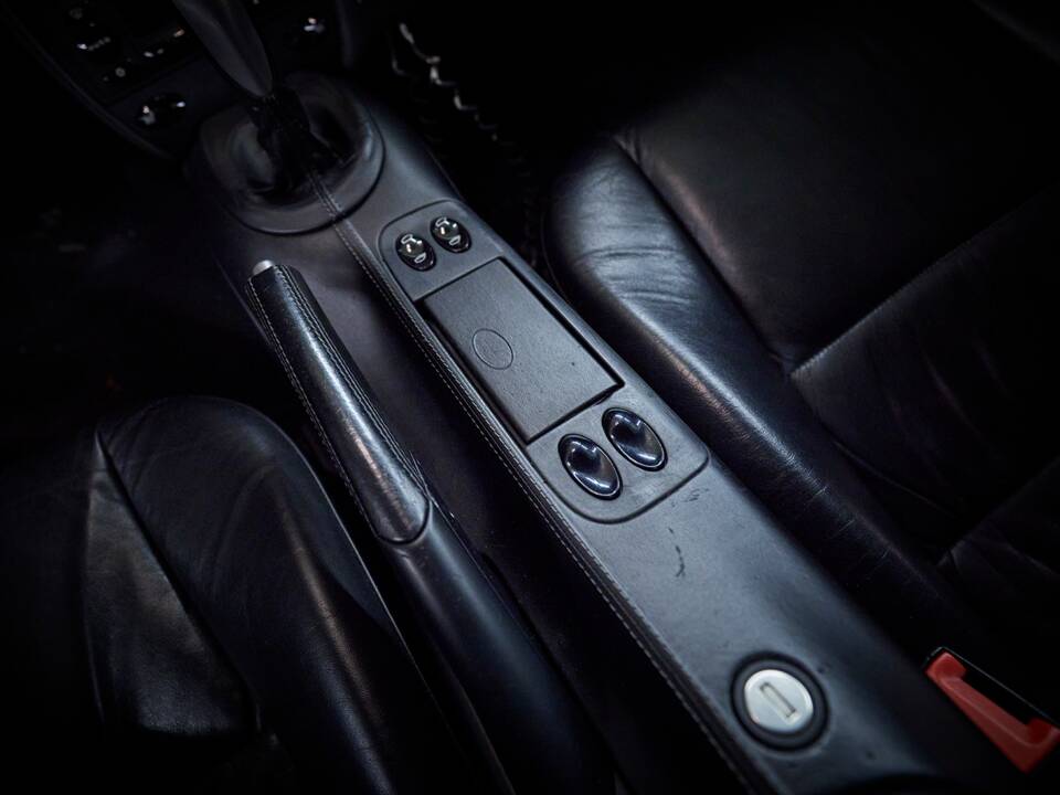 Image 77/98 of Porsche 911 Turbo (2000)