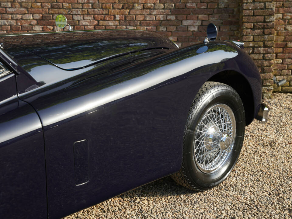 Image 39/50 of Jaguar XK 140 DHC (1954)