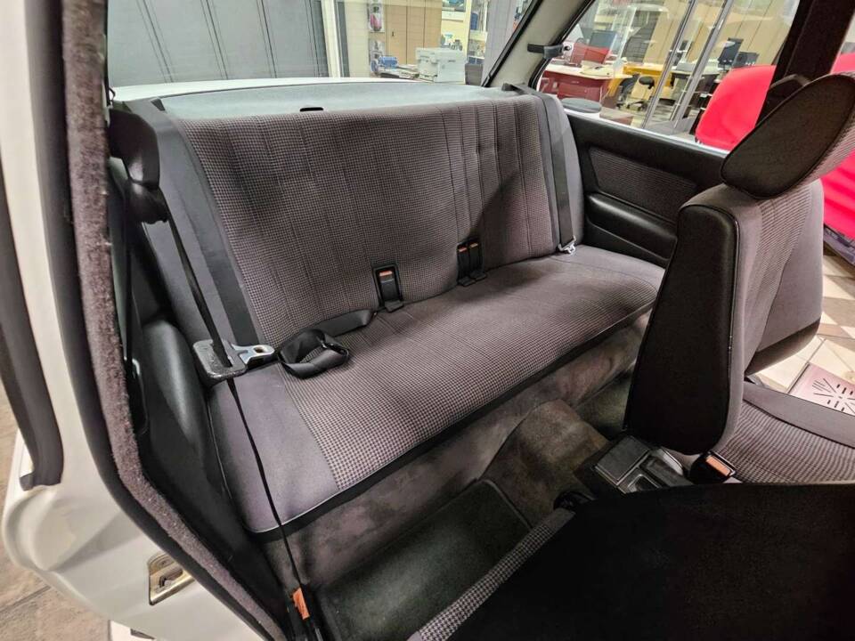 Image 10/12 of BMW 320i (1987)