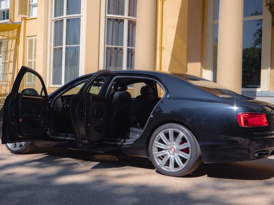 Imagen 12/68 de Bentley Flying Spur V8 S (2017)
