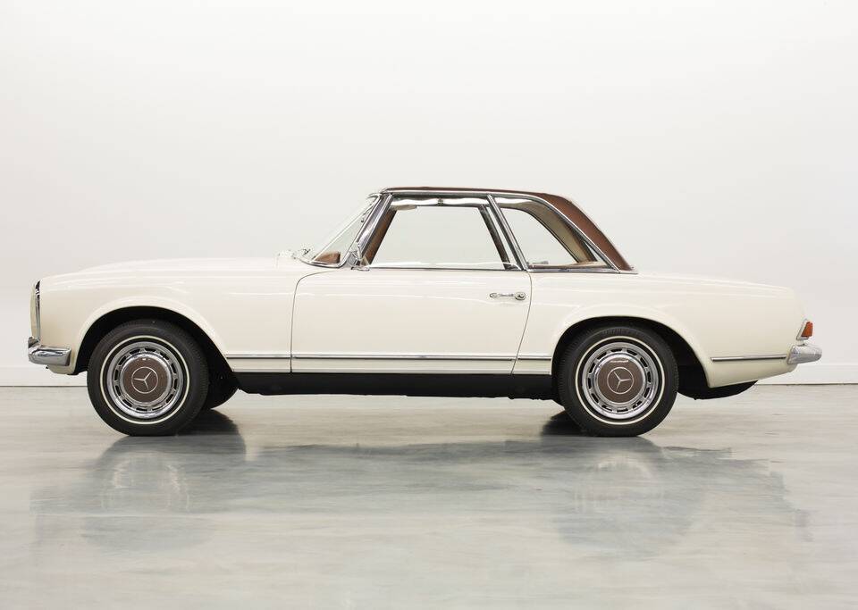 Image 7/8 of Mercedes-Benz 230 SL (1964)