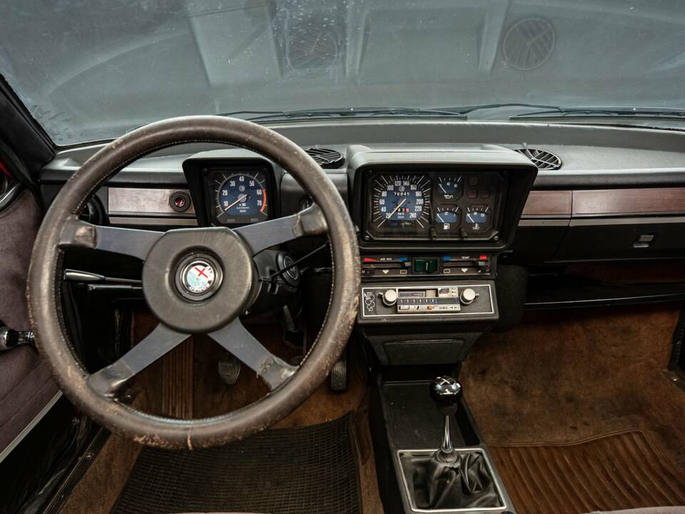 Bild 19/25 von Alfa Romeo Alfetta GTV 2.0 Turbodelta (1980)