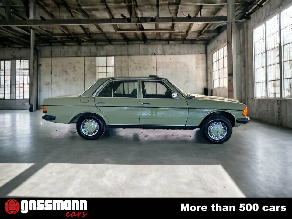 Bild 2/15 von Mercedes-Benz 200 (1983)