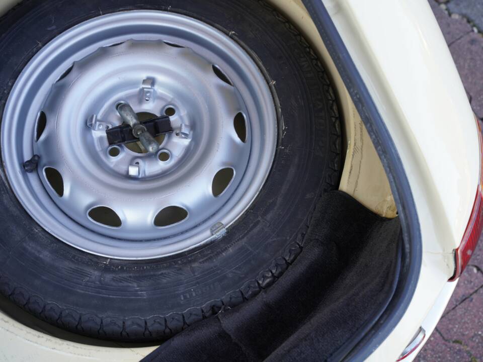 Image 45/50 de Alfa Romeo 1600 Spider Duetto (1967)