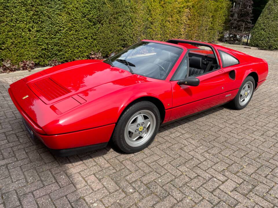Image 12/48 of Ferrari 328 GTS (1989)