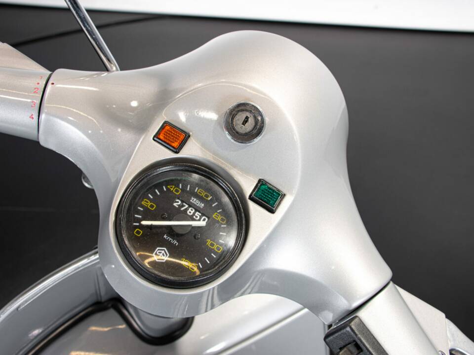 Bild 34/47 von Piaggio Vespa P 200 E (1977)
